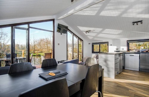 Dilton Marsh Ski Chalet | Lakeside Lodges (Pet)