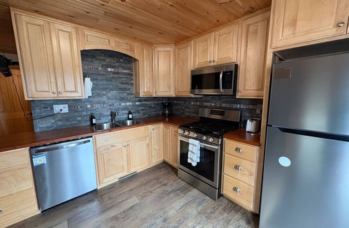 Hammond Apartment | Lakeside Loft on Black Lake