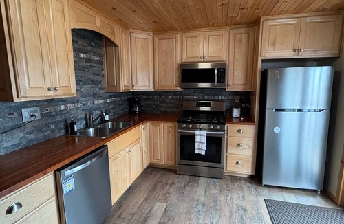 Hammond Apartment | Lakeside Loft on Black Lake