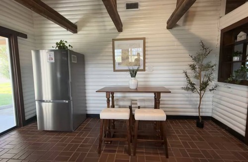 Flour Bluff Cabin | Lakeside Log Cabin Retreat- Close to Beach + Fishing + Boat Parking