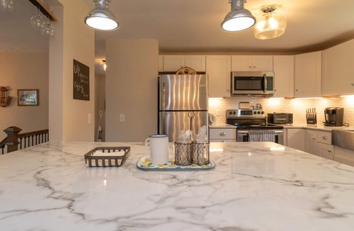 Romulus House | Lakeside Lookout: Gorgeous Seneca Lake Views Right Off Wine Trail!