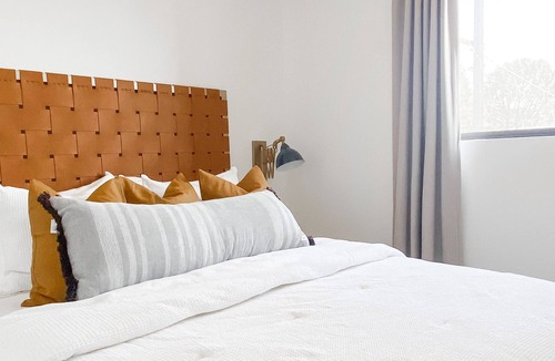 Wilbur Springs House | LAKESIDE LOVESHACK / modern + cozy with firepit