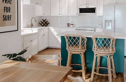 Wilbur Springs House | LAKESIDE LOVESHACK / modern + cozy with firepit