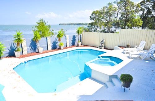 Tegerin House | Lakeside Luxury