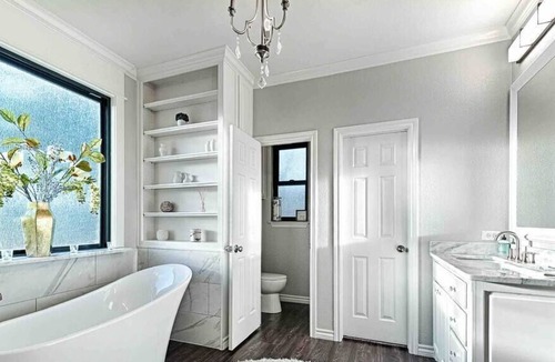 Azle House | Lakeside Luxury: Epic Views, Chef’s Kitchen