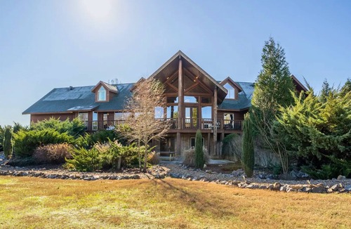 Royal House | Lakeside Luxury Retreat w/Heated Pool - Sleeps 28
