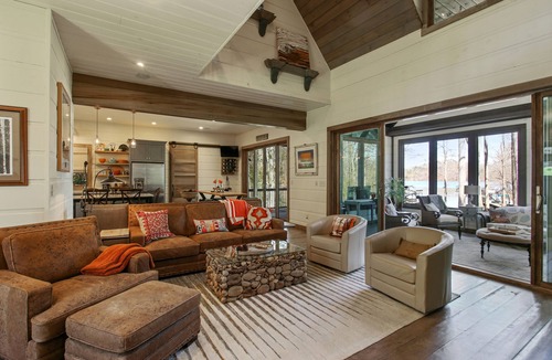 Dawsonville House | Lakeside manor