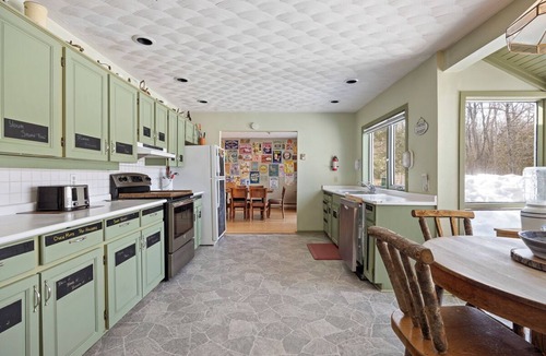 Gravenhurst Cottage | Lakeside Memories Await at Trenanthia's "The OG"