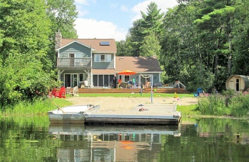Gravenhurst Cottage | Lakeside Memories Await at Trenanthia's "The OG"