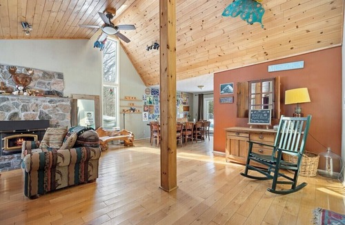 Gravenhurst Cottage | Lakeside Memories Await at Trenanthia's "The OG"