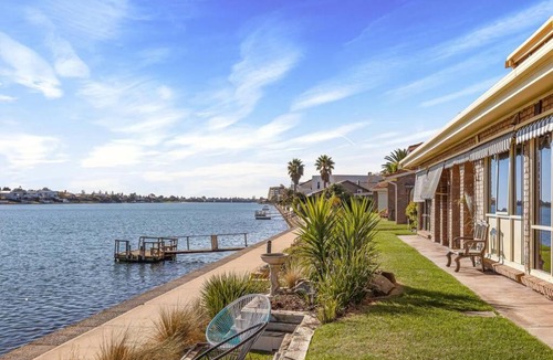 West Lakes House | Lakeside Mews