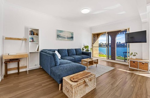 West Lakes House | Lakeside Mews