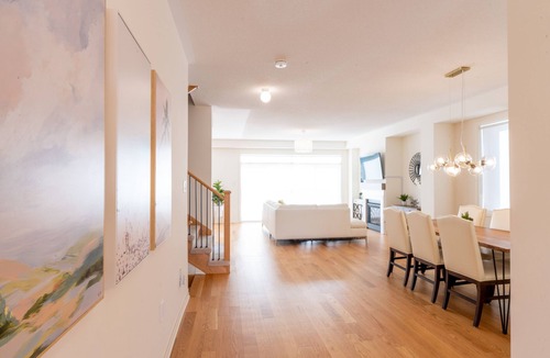 Bowmanville House | Lakeside Modern House 4BR - Steps to the lake