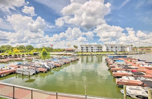 Montgomery House | Lakeside Montgomery Condo Near Boat Rental!