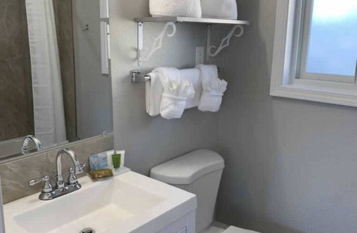 Ashland Hotel | Lakeside Motel