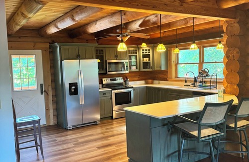 Bridport House | Lakeside- Mountain View Lodge on Lake Champlain in delightful Bridport