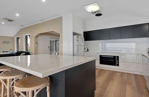 Mulwala House | Lakeside Mulwala absolute waterfront with older private jetty