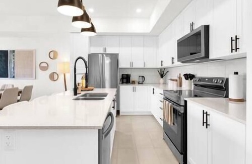 Huntsville Condo | Lakeside Oasis Spa Getaway w/Sauna