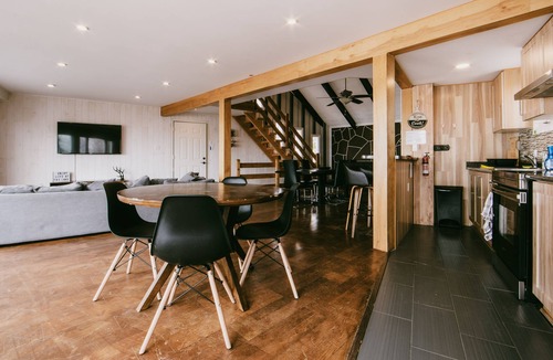 Scugog Cottage | Lakeside Paradise- your private lakefront oasis