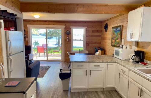 Aldersville House | Lakeside Paradise awaits you!