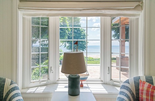Waverly Beach House | Lakeside Paradise