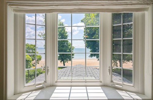 Waverly Beach House | Lakeside Paradise - Private beach - Sleeps 8 - 2.5 baths