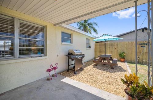 Tahitian Development House | Lakeside Paradise