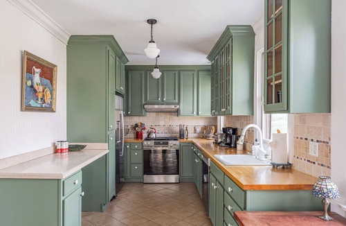 Pine Plains House | Lakeside Peninsula Escape