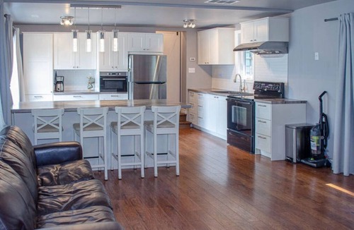 Carlow/Mayo Cottage | Lakeside Perch Cottage-2 beds, 1 bunkie, 1 bath