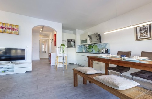 Vairano Apartment | Lakeside Pool Paradise