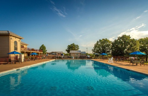 De Soto Villa | Lakeside Private Villa | 5-Hole Golf On-Site