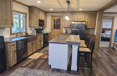 Brownwood Cabin | LakeSide Reel Paradise Brownwood big family dock for fishing/close to state park