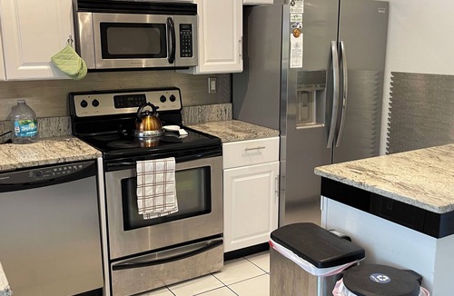 Seven Springs Homes House | Lakeside retreat