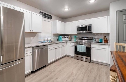 Lubbock House | Lakeside Retreat - 3BR 2BA - Close to Hospitals