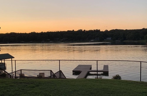 Talladega House | Lakeside retreat 5 min away from the Superspeedway