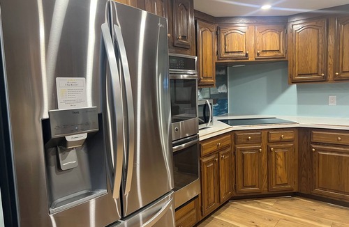 Harveys Lake House | Lakeside Retreat at the Boat launch!