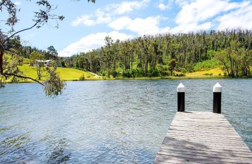 Yatte Yattah House | Lakeside Retreat