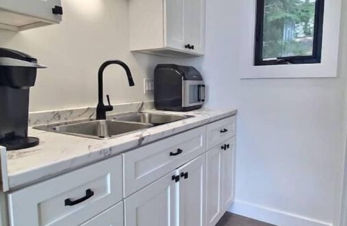 Shortts Lake House | Lakeside Retreat: Modern Tiny Home on Shortts Lake