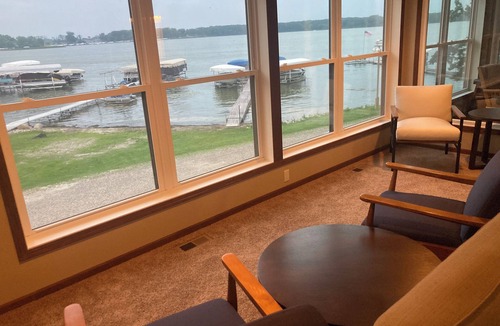 Ventura Cabin | Lakeside retreat on Clear Lake