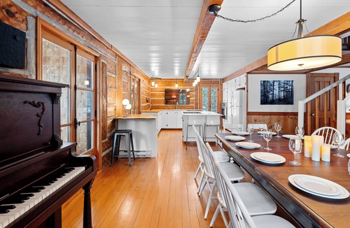 Val Morin Ski Chalet | Lakeside Retreat - PTDN km 39 - Cedar Creek House