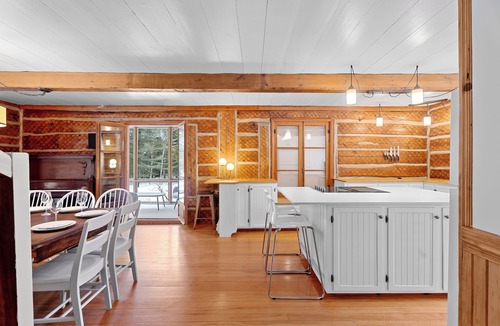 Val Morin Ski Chalet | Lakeside Retreat - PTDN km 39 - Cedar Creek House