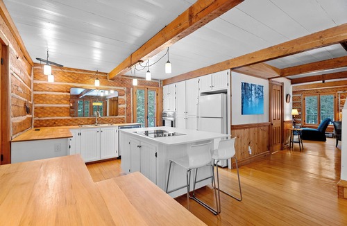 Val Morin Ski Chalet | Lakeside Retreat - PTDN km 39 - Cedar Creek House