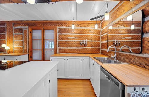 Val Morin Ski Chalet | Lakeside Retreat - PTDN km 39 - Cedar Creek House
