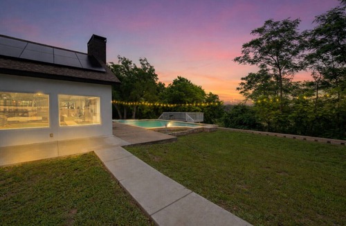 Belton House | Lakeside Retreat | Rock Climbing Wall | Pool | Bar