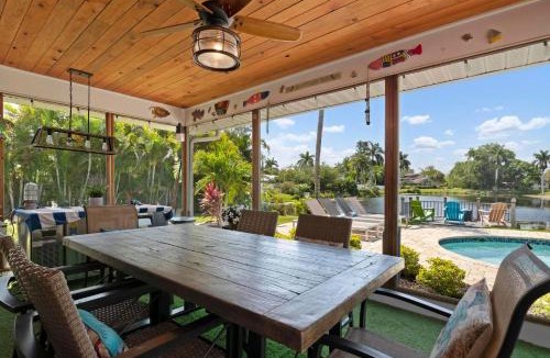 Palma Sola House | Lakeside Retreat