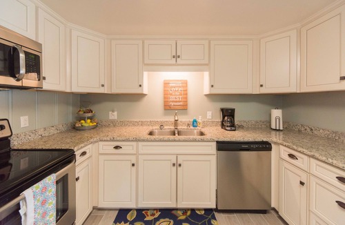 Gilbertsville House | Lakeside Retreat at Kentucky Lake