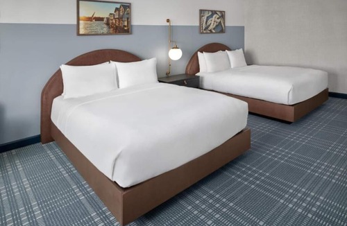 Canandaigua Hotel | Lakeside Retreat with Pool, Paddleboards, and Scenic Views l 2 Comfortable Rooms