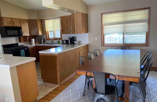 Oroville House | Lakeside Retreat