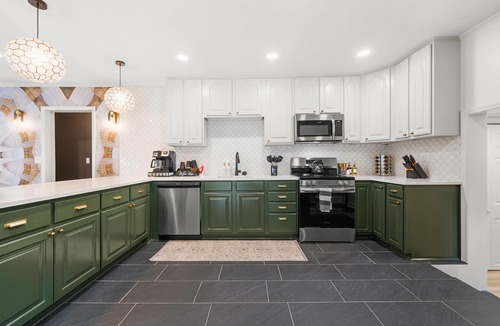 Lake Hamilton House | Lakeside Retreat with Pool, Game Room & Family Fun