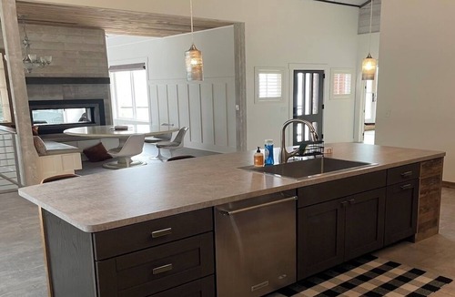 Howard House | Lakeside Sanctuary n